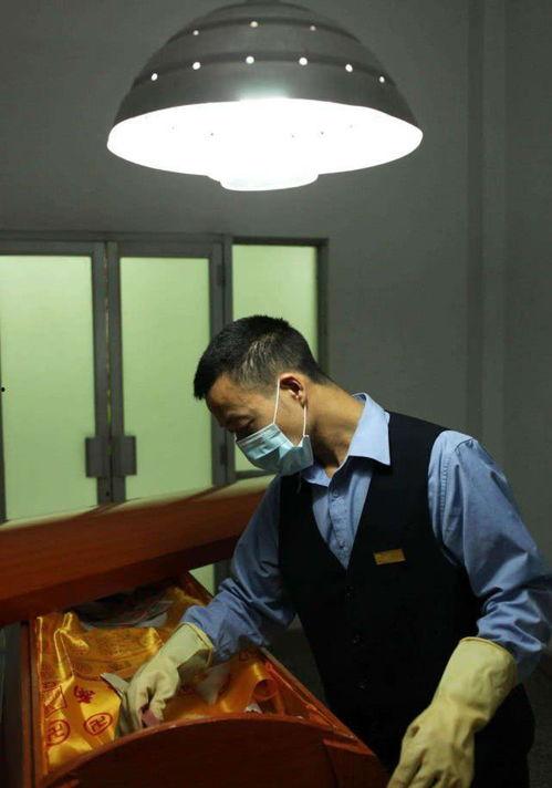 遗体化妆师爆料视频,揭秘生死之间，美丽与尊严的守护者
